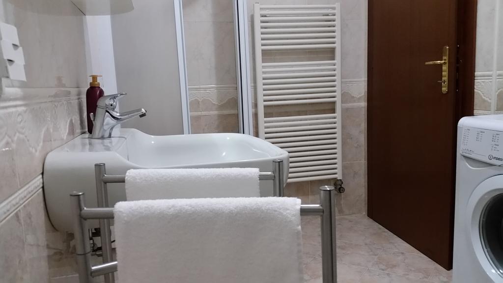 Bilocale Via Imola 4 Apartment เวโรนา ภายนอก รูปภาพ
