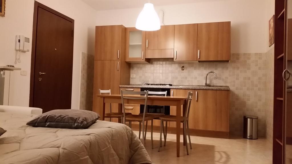 Bilocale Via Imola 4 Apartment เวโรนา ภายนอก รูปภาพ