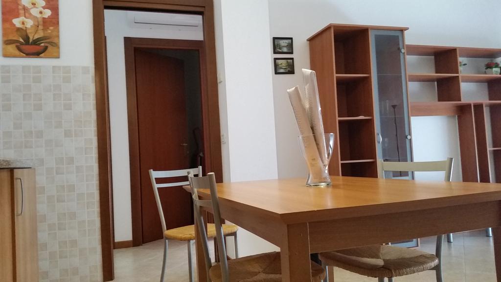 Bilocale Via Imola 4 Apartment เวโรนา ภายนอก รูปภาพ