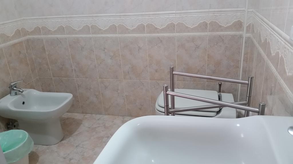 Bilocale Via Imola 4 Apartment เวโรนา ภายนอก รูปภาพ