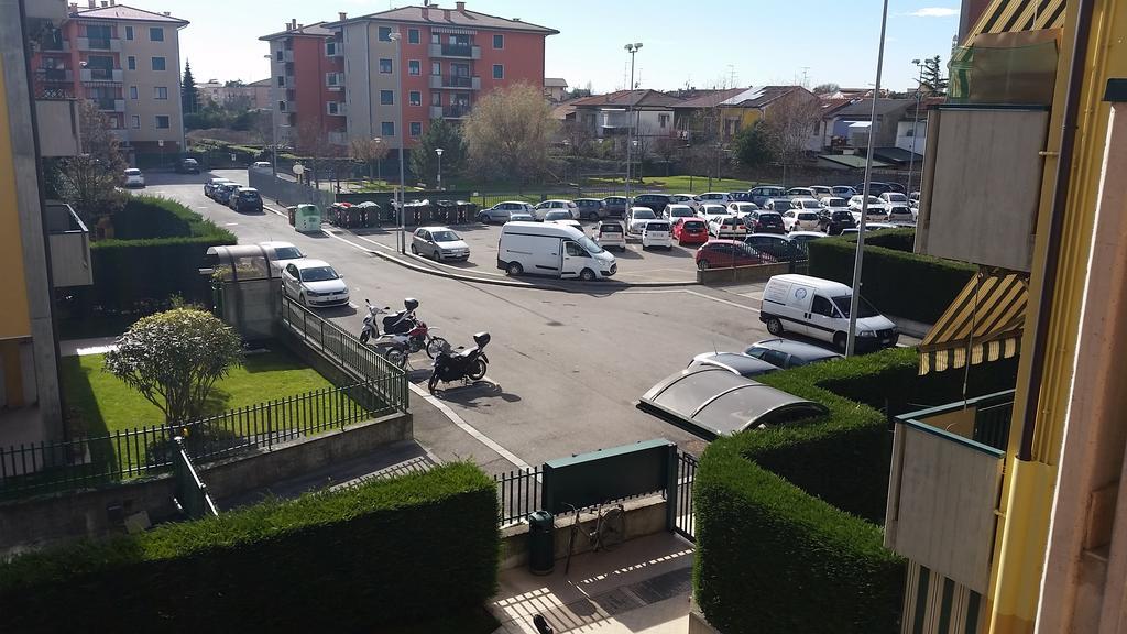 Bilocale Via Imola 4 Apartment เวโรนา ภายนอก รูปภาพ
