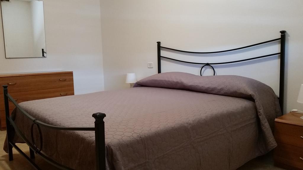 Bilocale Via Imola 4 Apartment เวโรนา ภายนอก รูปภาพ