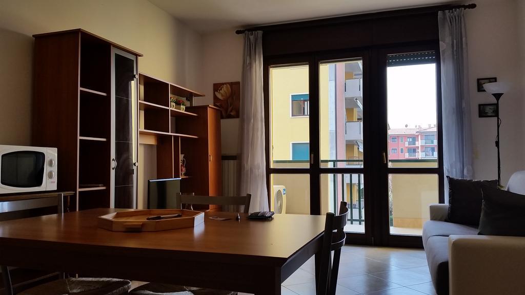 Bilocale Via Imola 4 Apartment เวโรนา ภายนอก รูปภาพ