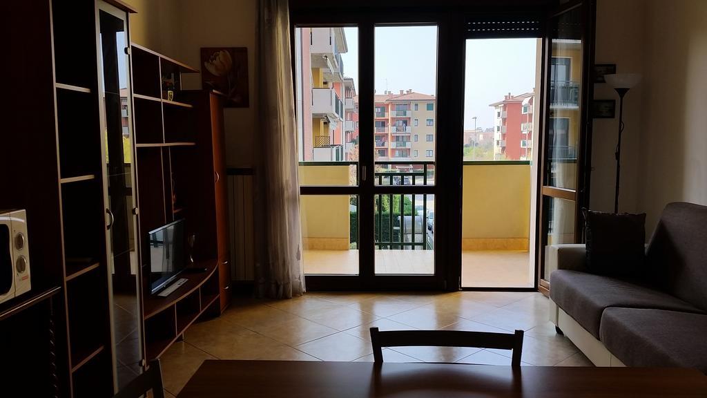 Bilocale Via Imola 4 Apartment เวโรนา ภายนอก รูปภาพ